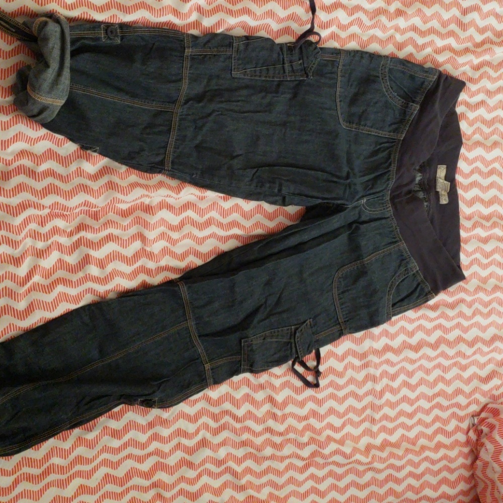 Maternity  pants,